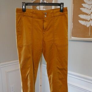 White House Black Market Mustard Colored Pret-A-Pedi pant